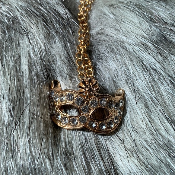 ๐ต ๐Host Pick๐ Mask Gem Necklace - Picture 4 of 8